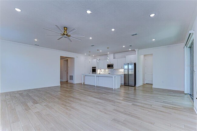 Building Photo - 10027 Dolphin Gull Cir