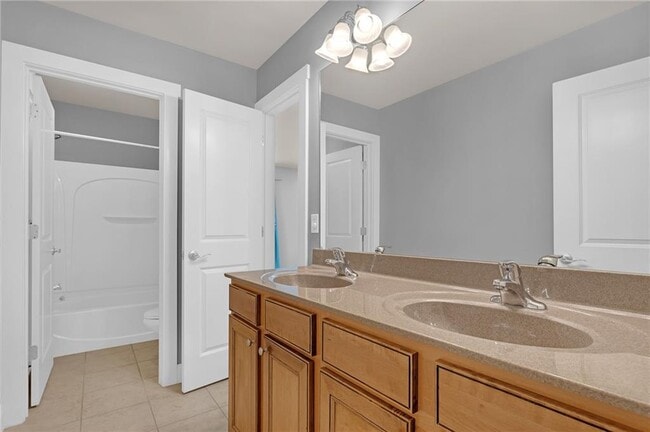 Building Photo - 2048 Village Crest Dr NW