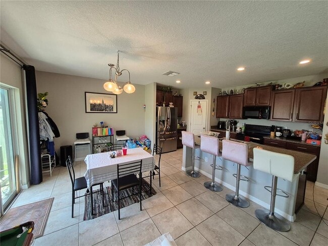 Building Photo - 4914 Reflecting Pond Cir