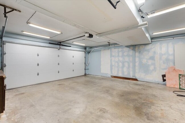 Building Photo - RIVERFRONT CONDO IN LONGVIEW