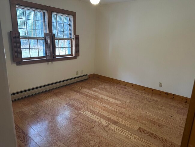 Building Photo - 108 S Bennington Rd