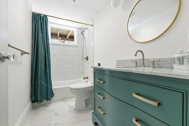 Building Photo - 23 Matchett St