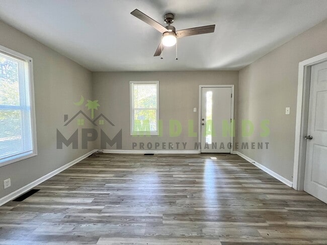 Building Photo - 320 Corley St