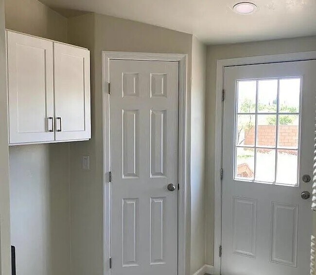 Building Photo - 3181 W Green Park Dr