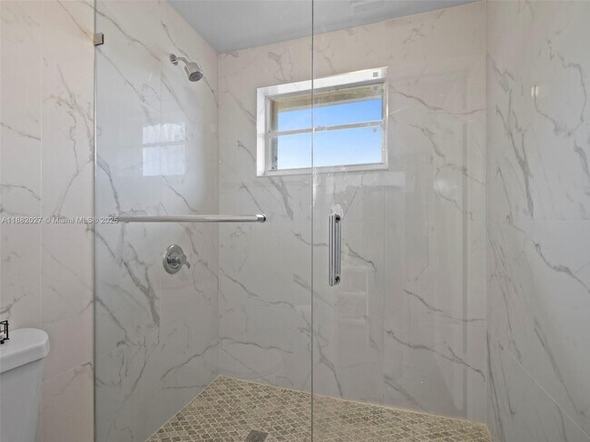 Building Photo - 9908 SW 117th Pl