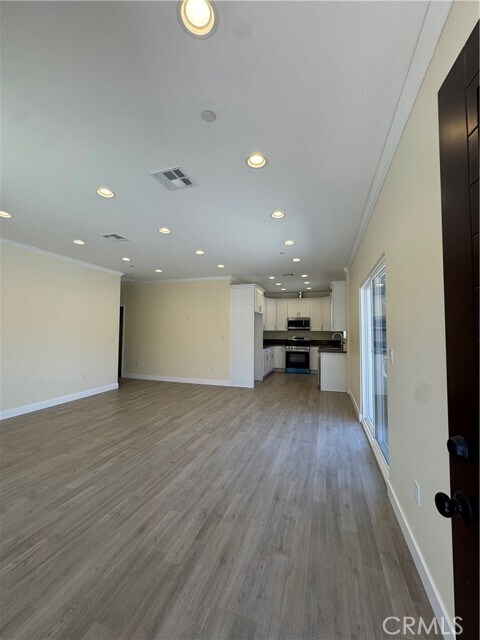 Building Photo - 10054 Barling St