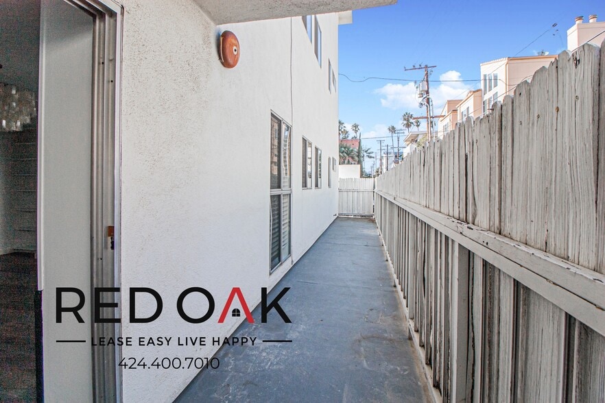 Building Photo - 1033 3rd St