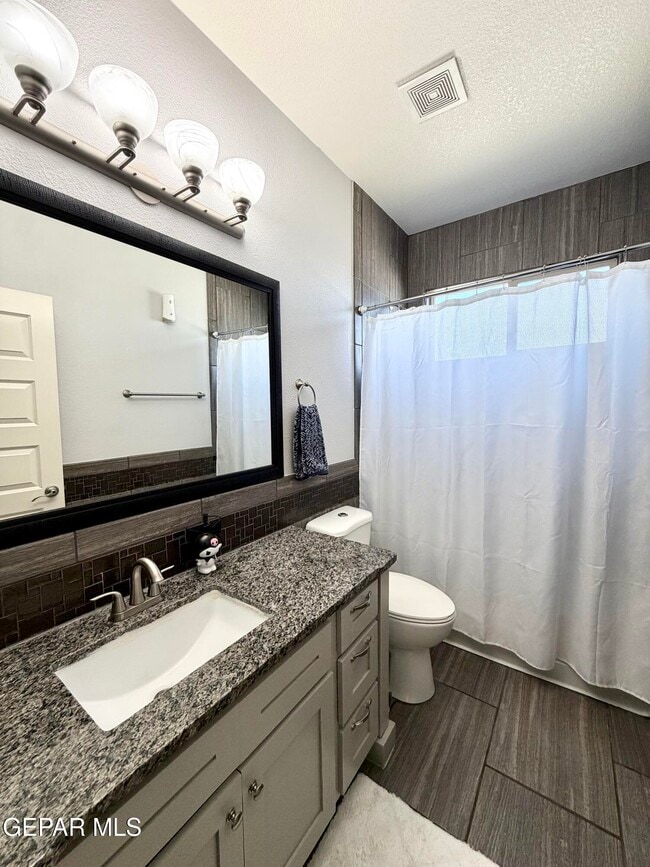 Building Photo - 1180 Spofford Pl