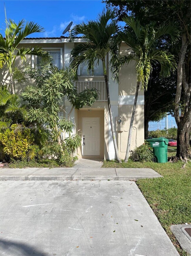 Building Photo - 13905 SW 177th Terrace