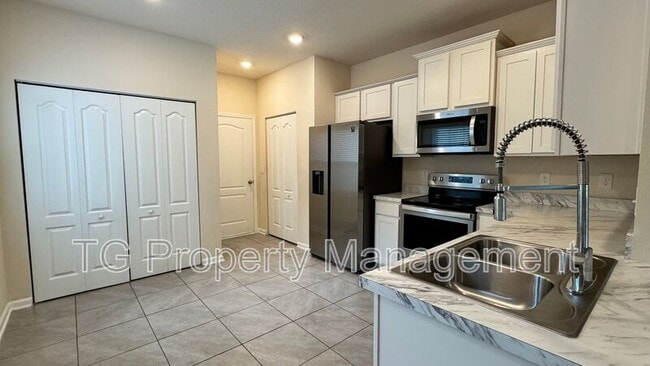 Building Photo - 7734 Legacy Trl