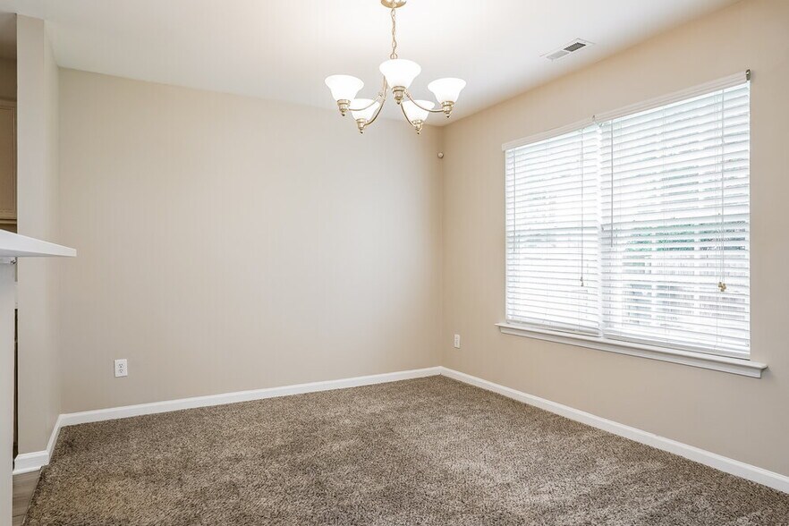 Building Photo - 5405 Kissimmee Ln