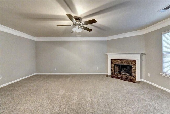 Building Photo - 3070 Centerglen Ln