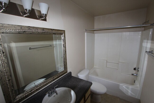 Building Photo - *LEASE PENDING* Arbors Studio for Rent