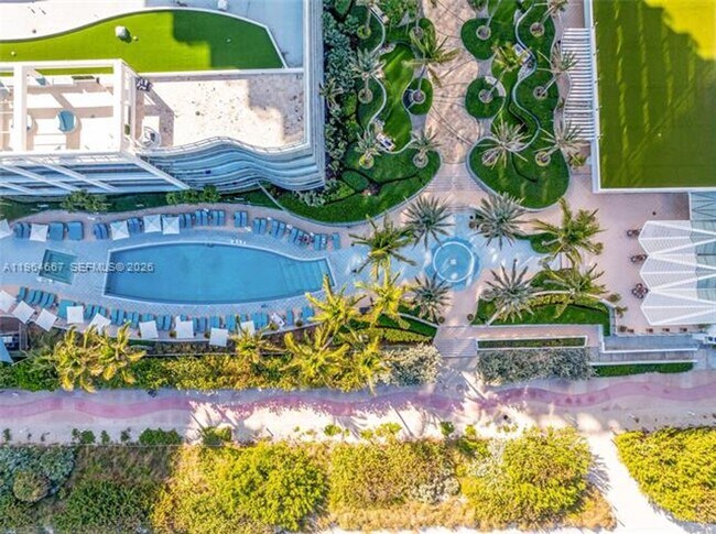 Building Photo - 6801 Collins Ave