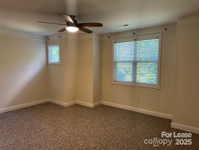 Building Photo - 14939 Alexander Pl Dr