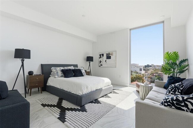 Building Photo - 777 3rd Ave N