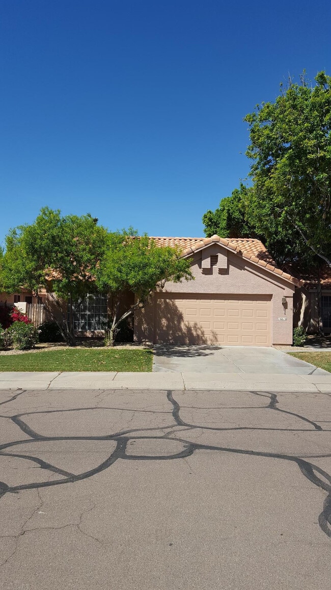 Building Photo - 16610 S 32nd Pl