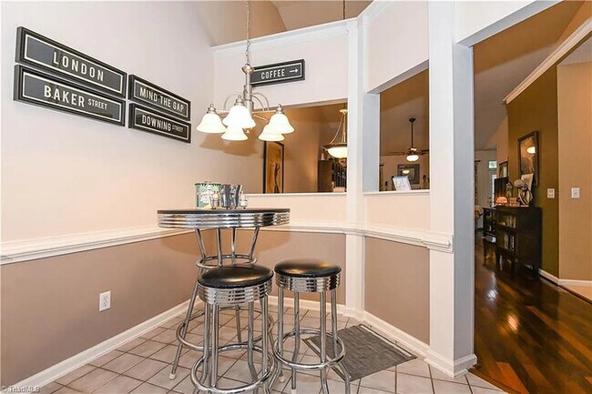 Building Photo - Lease OR Lease to Own