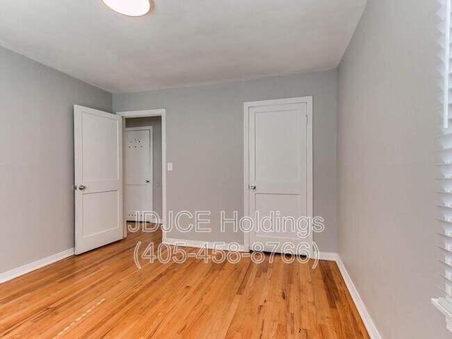 Building Photo - 513 E Northrup Dr