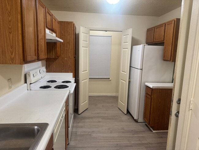 Building Photo - 3 bed 2 bath low income house in Fort Smith Arkansas