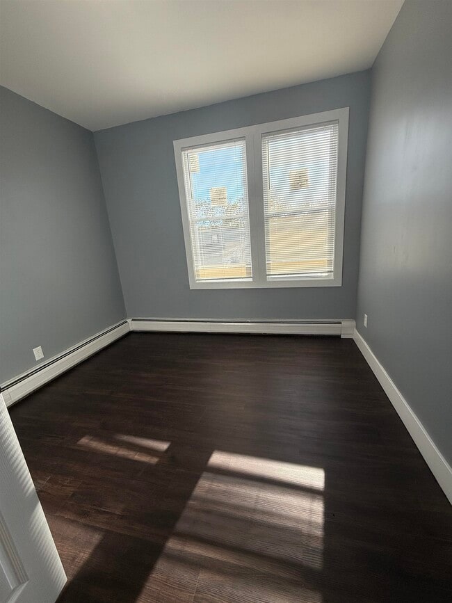 Building Photo - 205 Duncan Ave