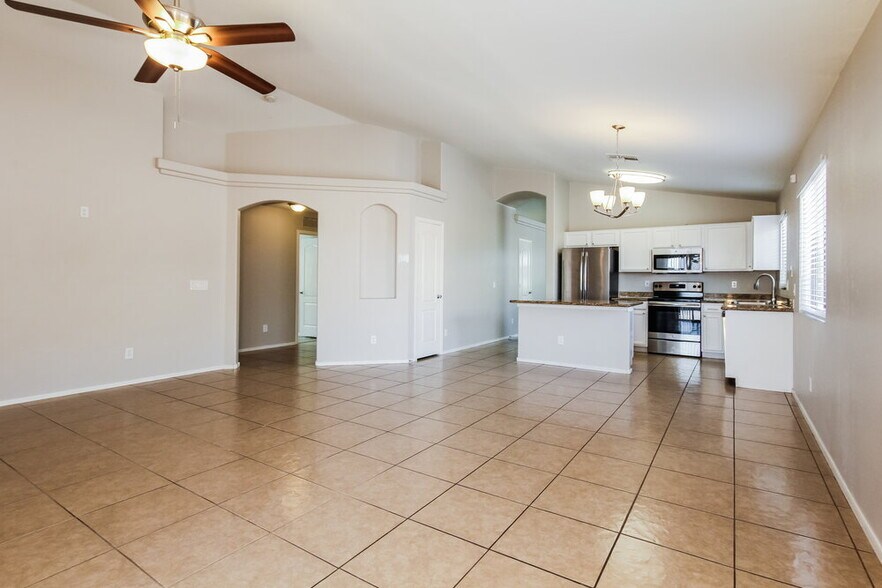 Building Photo - 4449 N 123rd Dr