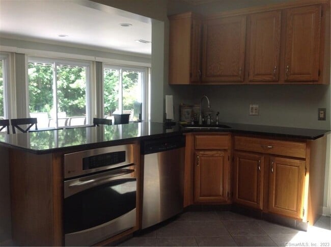 Building Photo - 23 Marlen Dr
