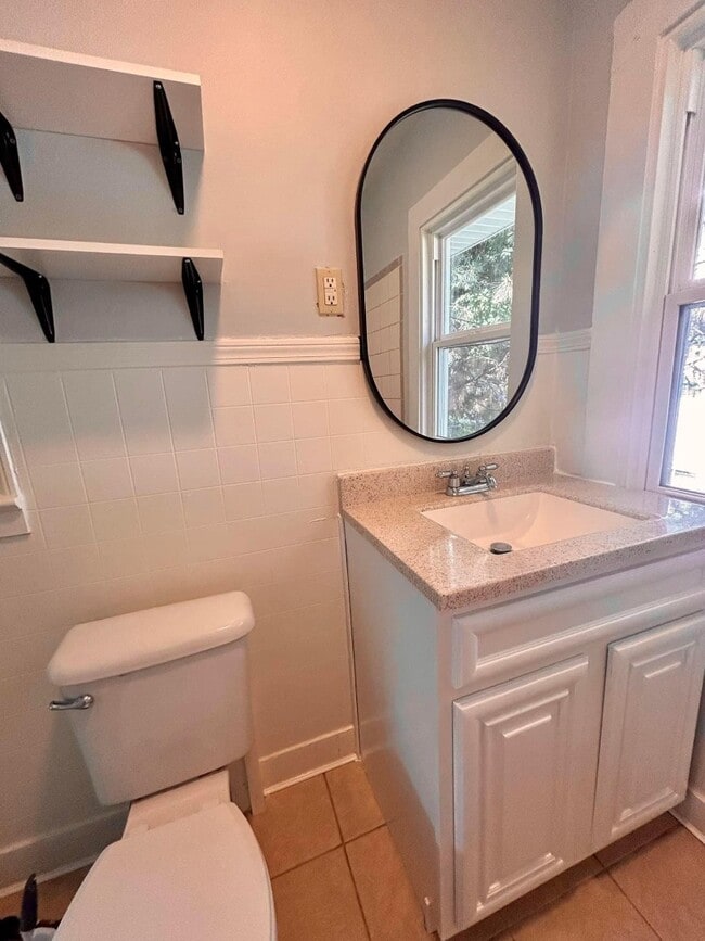 Building Photo - 411 Matthews Ave