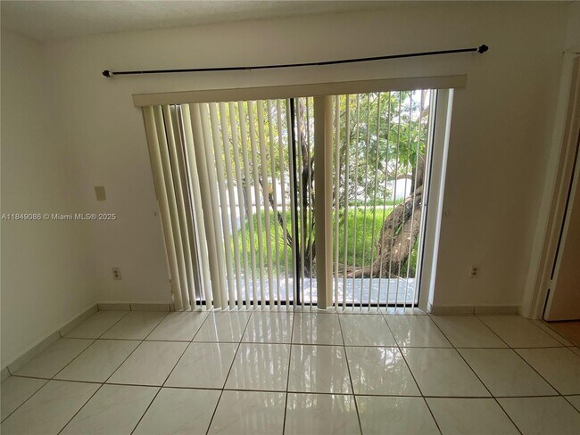 Building Photo - 10225 SW 144th Ct