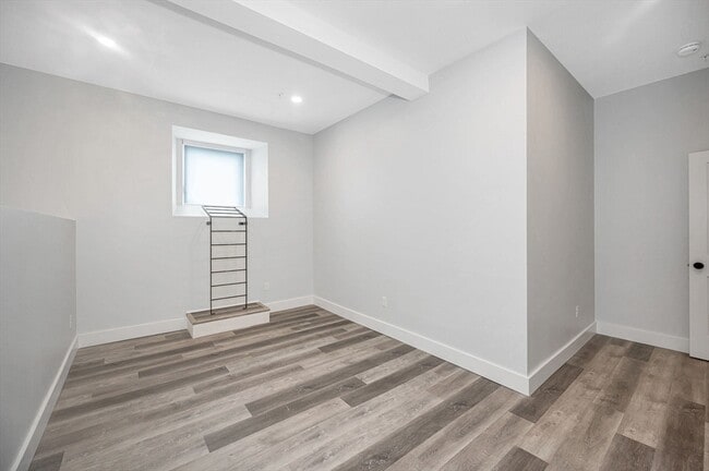 Building Photo - 72 Boisvert St