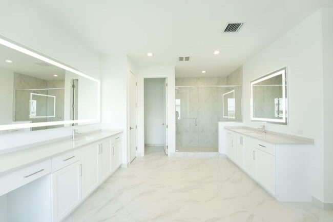 Building Photo - 9099 Silver Marsh Ln