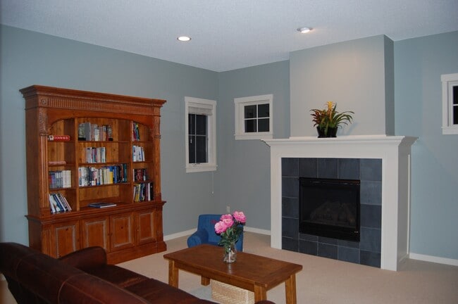 Building Photo - 15822 Drawstone Trail