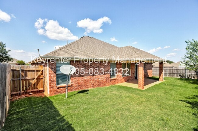 Building Photo - Spacious 4-Bedroom Home with Modern Upgrades & Prime Location