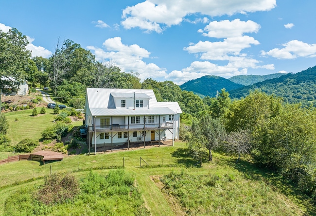 Building Photo - 179 Goldfinch Ln