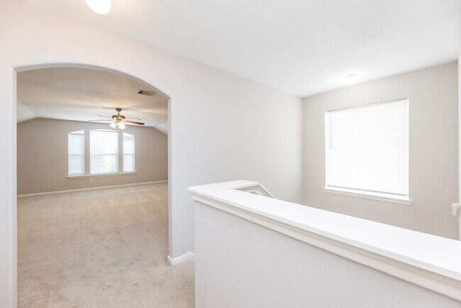 Building Photo - 1006 Vernage Rd