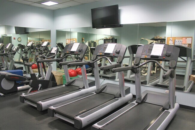 Building Photo - 1600 S Indiana Ave