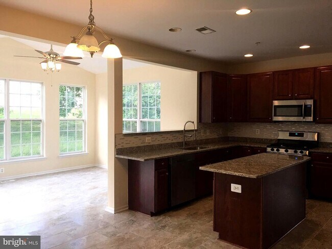 Building Photo - 12910 Belle Meade Trace