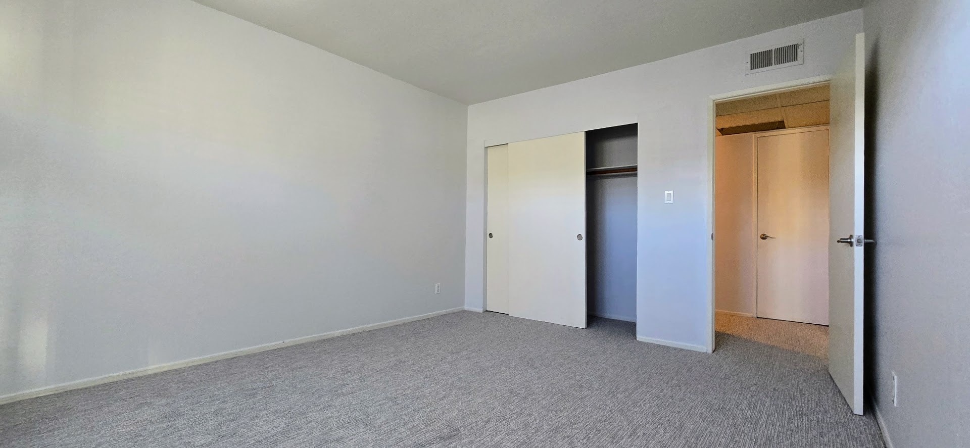 Building Photo - 277 Pleasant St