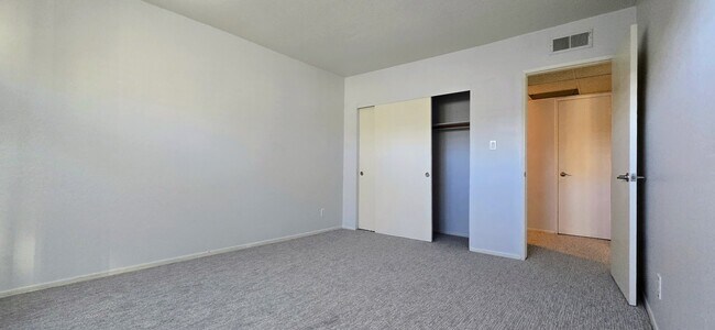 Building Photo - 277 Pleasant St