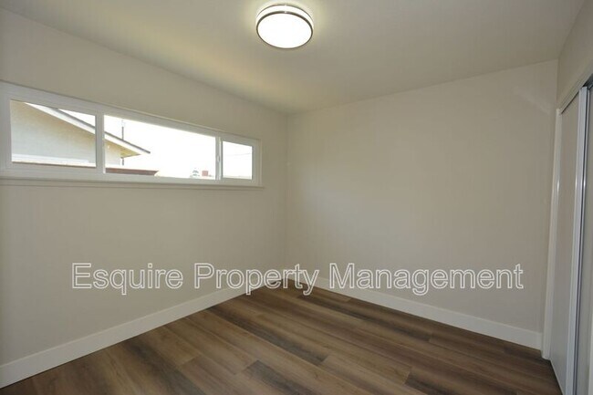 Building Photo - 4511 S A St