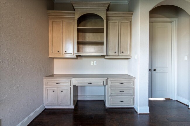 Building Photo - 25702 Golden Bell Dr