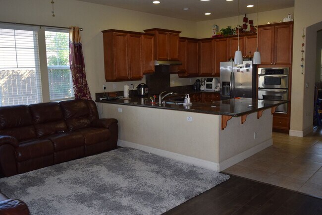 Building Photo - Gorgeous Newer 4 Bedroom in Highly sought after Riata Empire Ranch Community!
