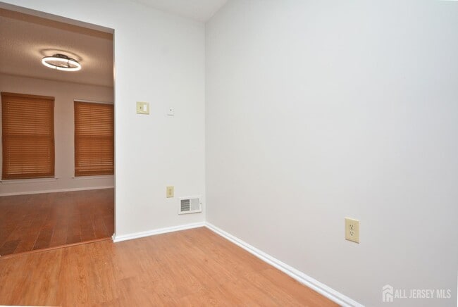 Building Photo - 25 Goodwin Dr