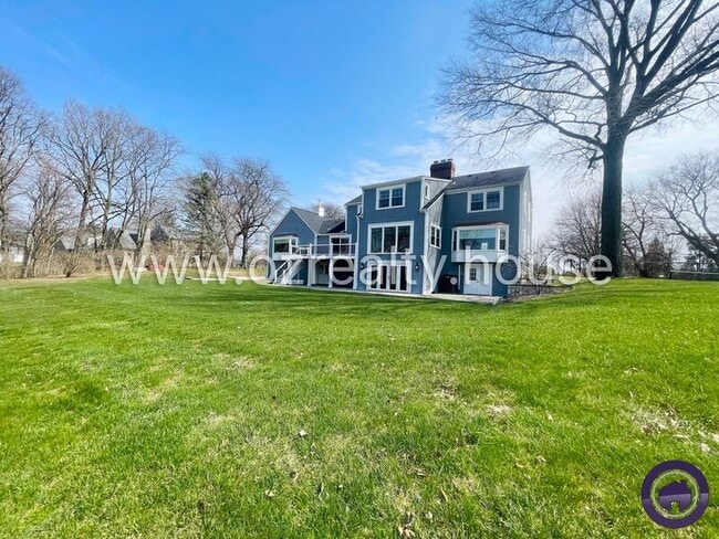 Building Photo - 25101 W River Rd