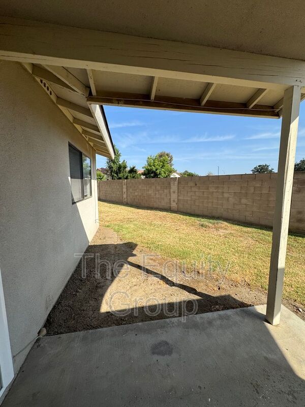 Building Photo - 4304 W Douglas Ave