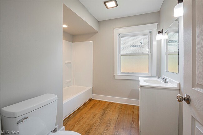 Building Photo - 486 Sumatra Ave