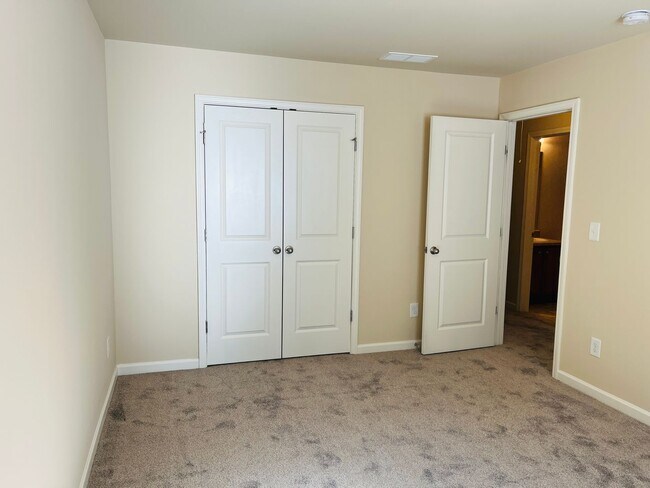 Building Photo - Wow! Check out this charming 3-bedroom, 2....