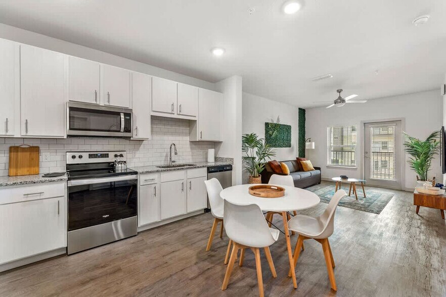 Building Photo - 14533 Star Water Rd