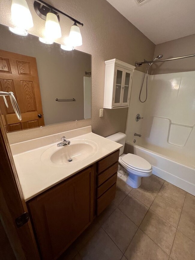 Building Photo - Big, Beautiful Home in Black Hawk/Summerse...