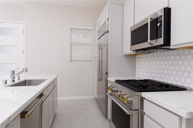 Building Photo - 929 Silverfir Ct